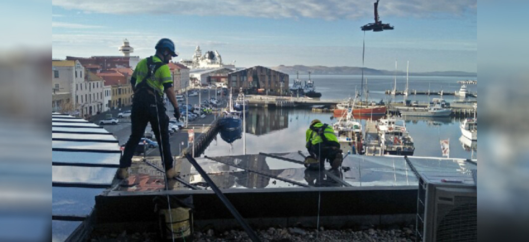 O’Brien® Glaziers Successfully Scale The Heights Of The Hotel Grand Chancellor In Hobart